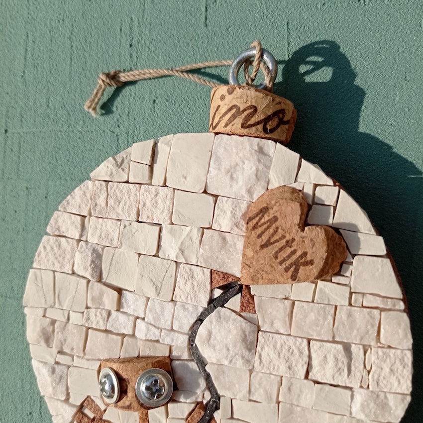 dettaglio del tondo a mosaico mytik